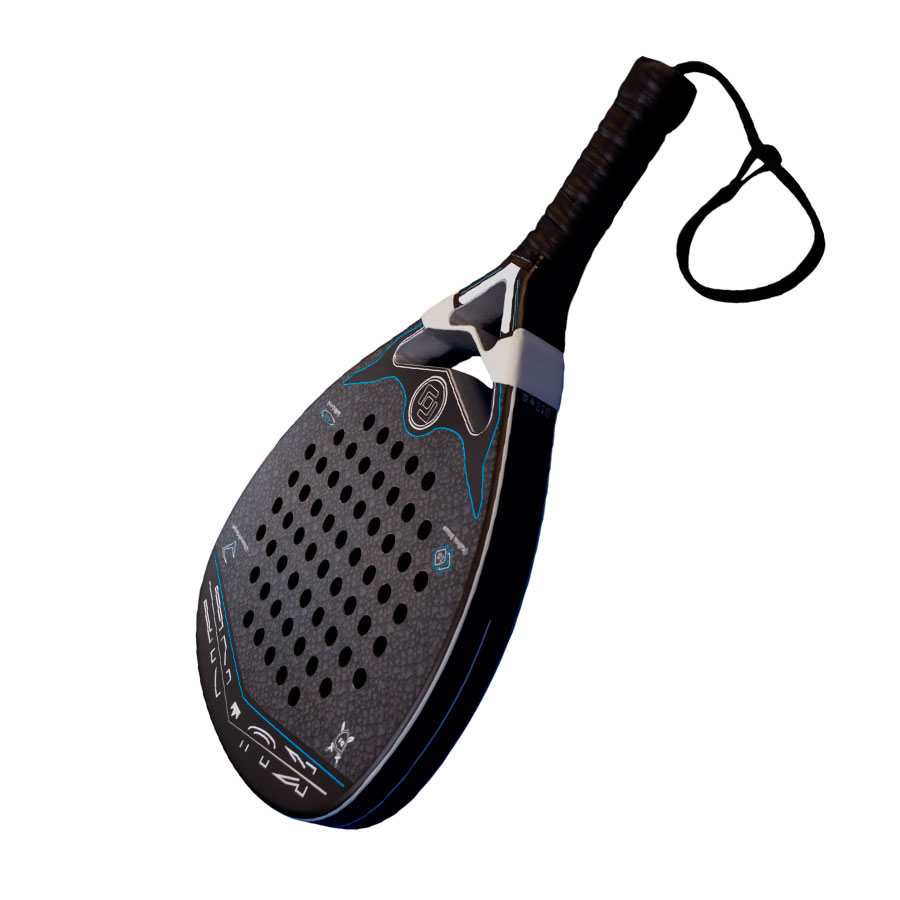 pala padel kune diavant silex forma diamante plateada apoyada